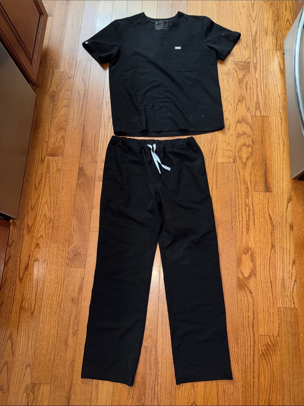 Figs Black scrubs set size large